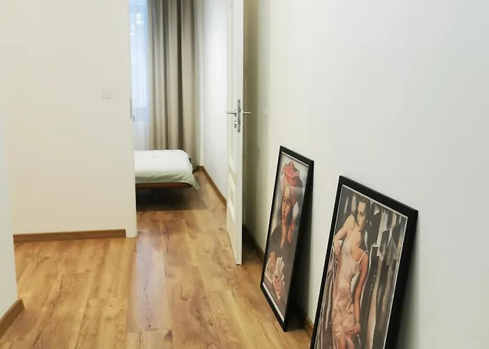 Atlas In The Historical Center Of With Free Private Parking